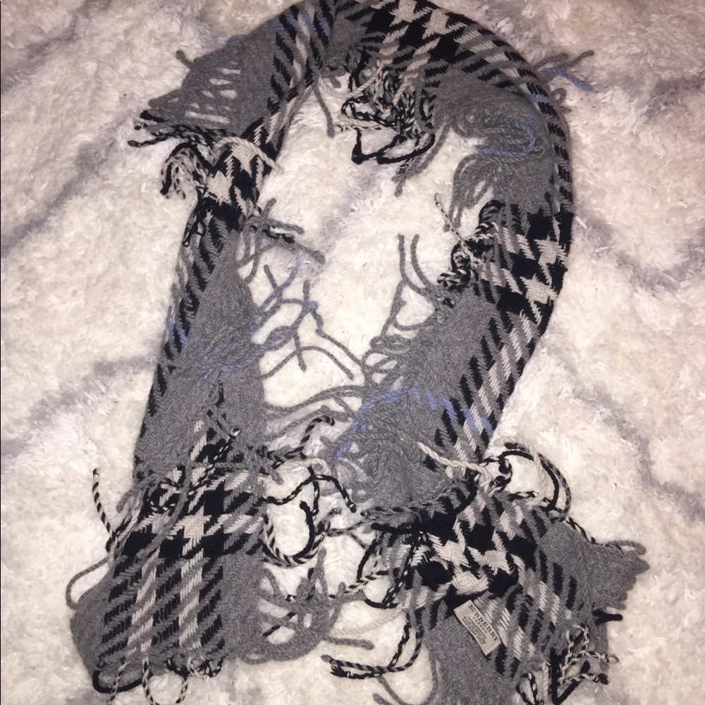 Burberry scarf